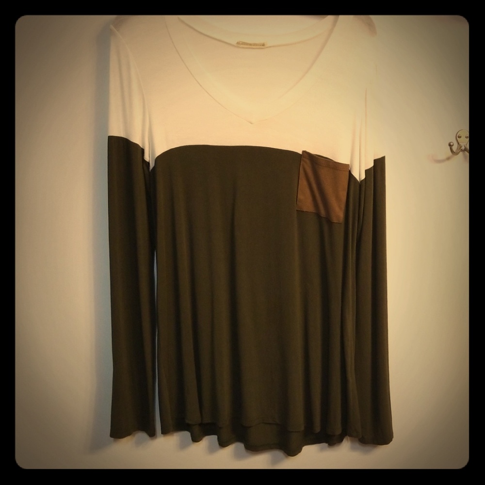 Coco and main olive top